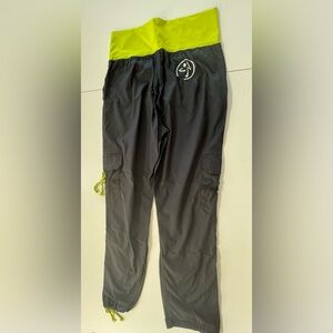 Zumba fitness cargo pants, black and yellow